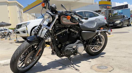 HARLEY-DAVIDSON SPORTSTER IRON 883 
